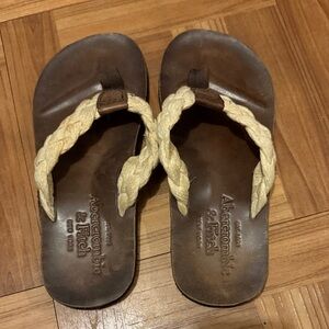 Abercrombie & Fitch Brown Flip Flops with Cream Braided Straps size 11 Men’s